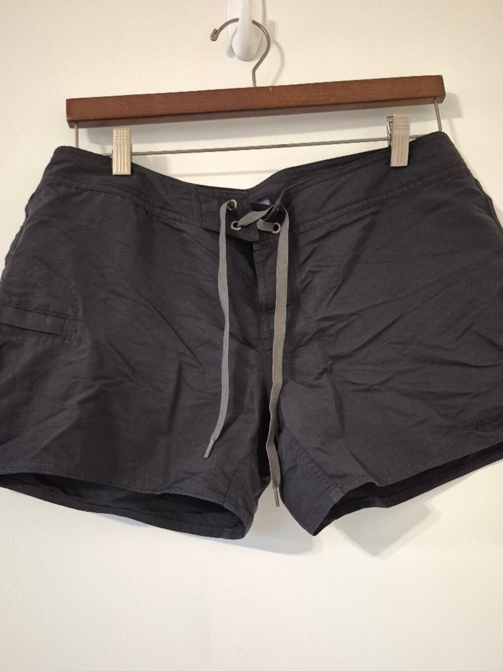 Patagonia Women 10 Wavefarer Board Shorts 2012 Style 76552 Archive Black 4" Surf